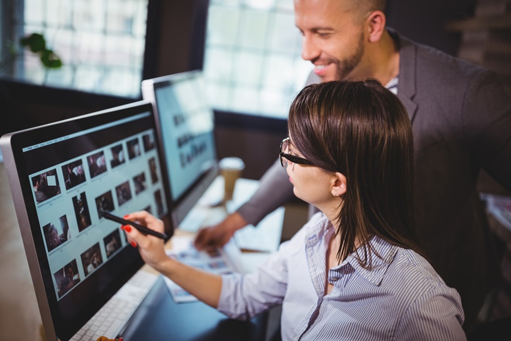 Persoane oferind servicii de web design