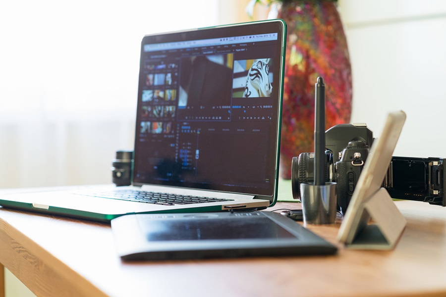 Editare de imagine pe laptop si adaugare de alt text
